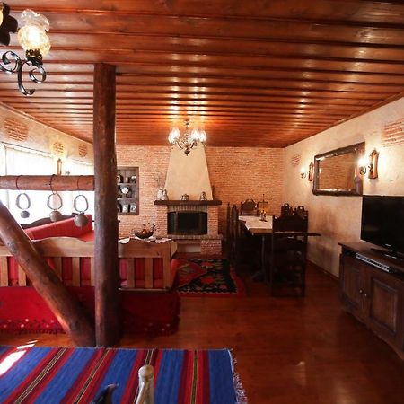 Dora'S House At Agios Germanos Prespes Vendégház Kültér fotó