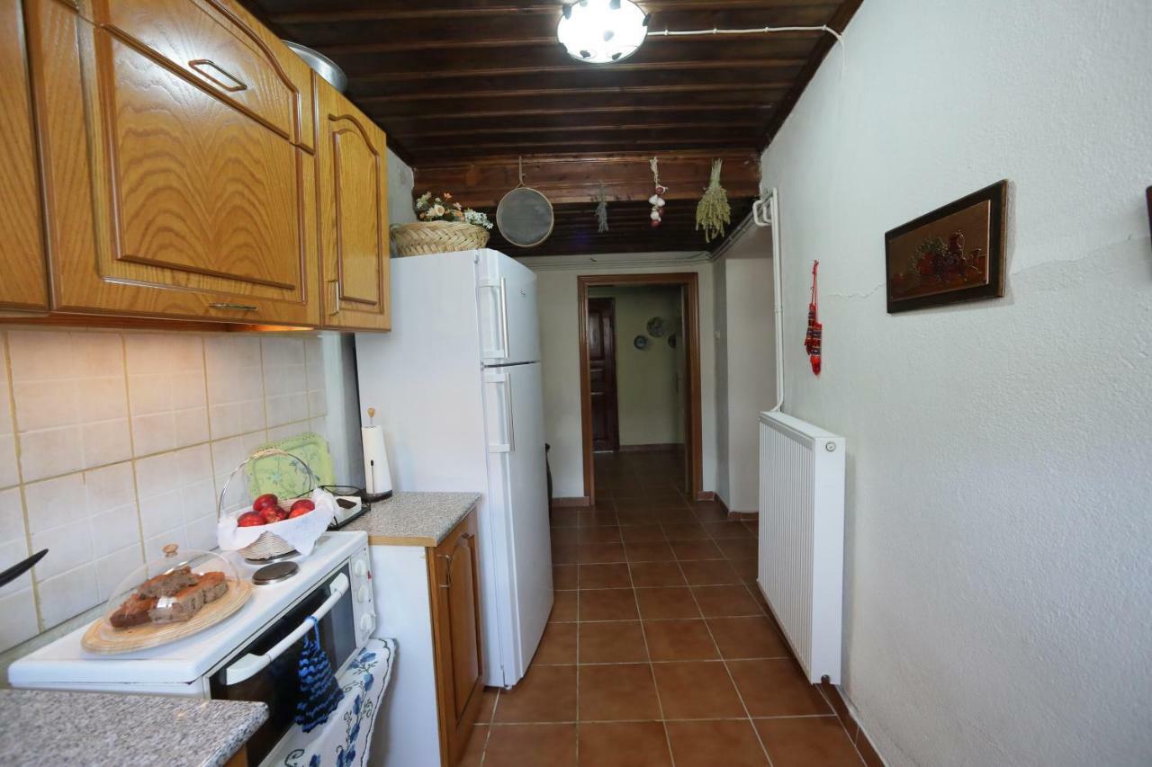 Dora'S House At Agios Germanos Prespes Vendégház Kültér fotó