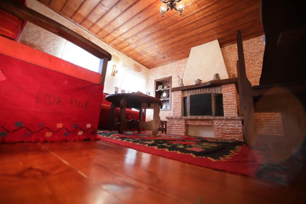 Dora'S House At Agios Germanos Prespes Vendégház Kültér fotó