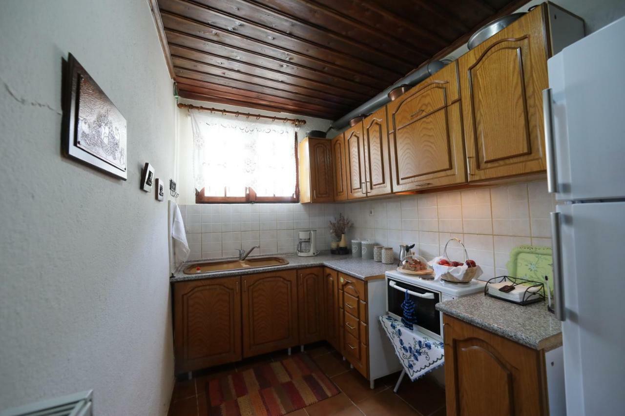 Dora'S House At Agios Germanos Prespes Vendégház Kültér fotó